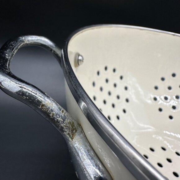 Vintage Colander Strainer 1980s Seashell Enamel Metal Cream Pink Nautical Beach - Picture 12 of 14